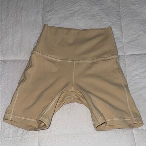 Lululemon Align Shorts 6” in Prosecco